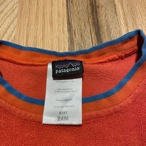 24 mo Patagonia fleece pull-over.